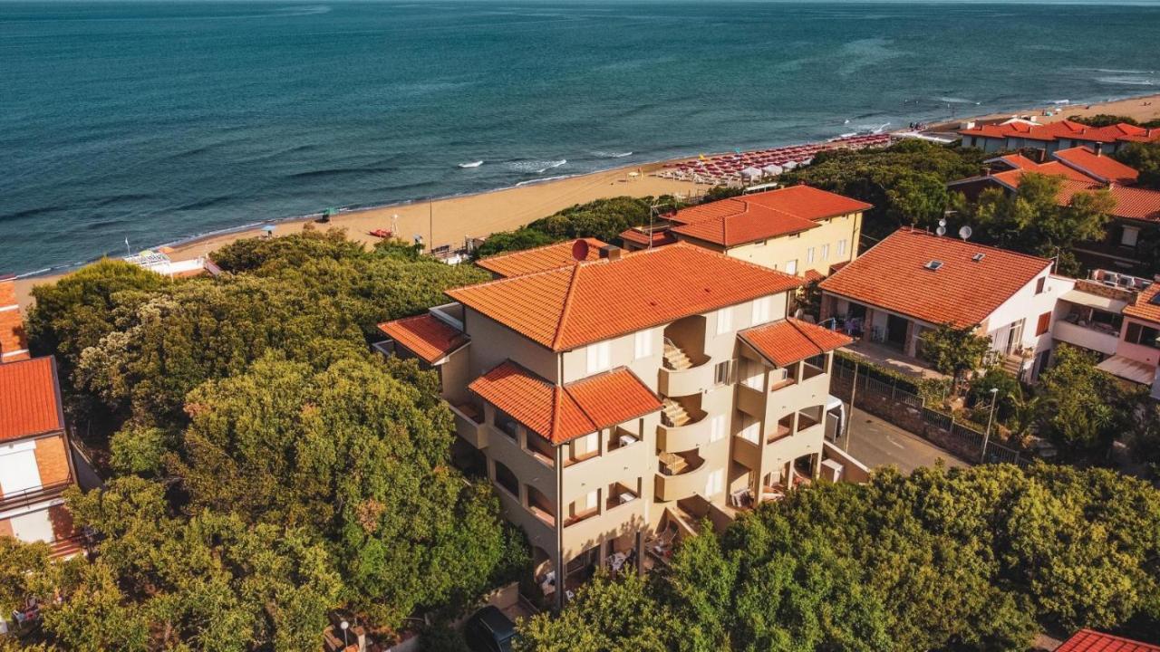 Zefiro Apartments San Vincenzo Luaran gambar