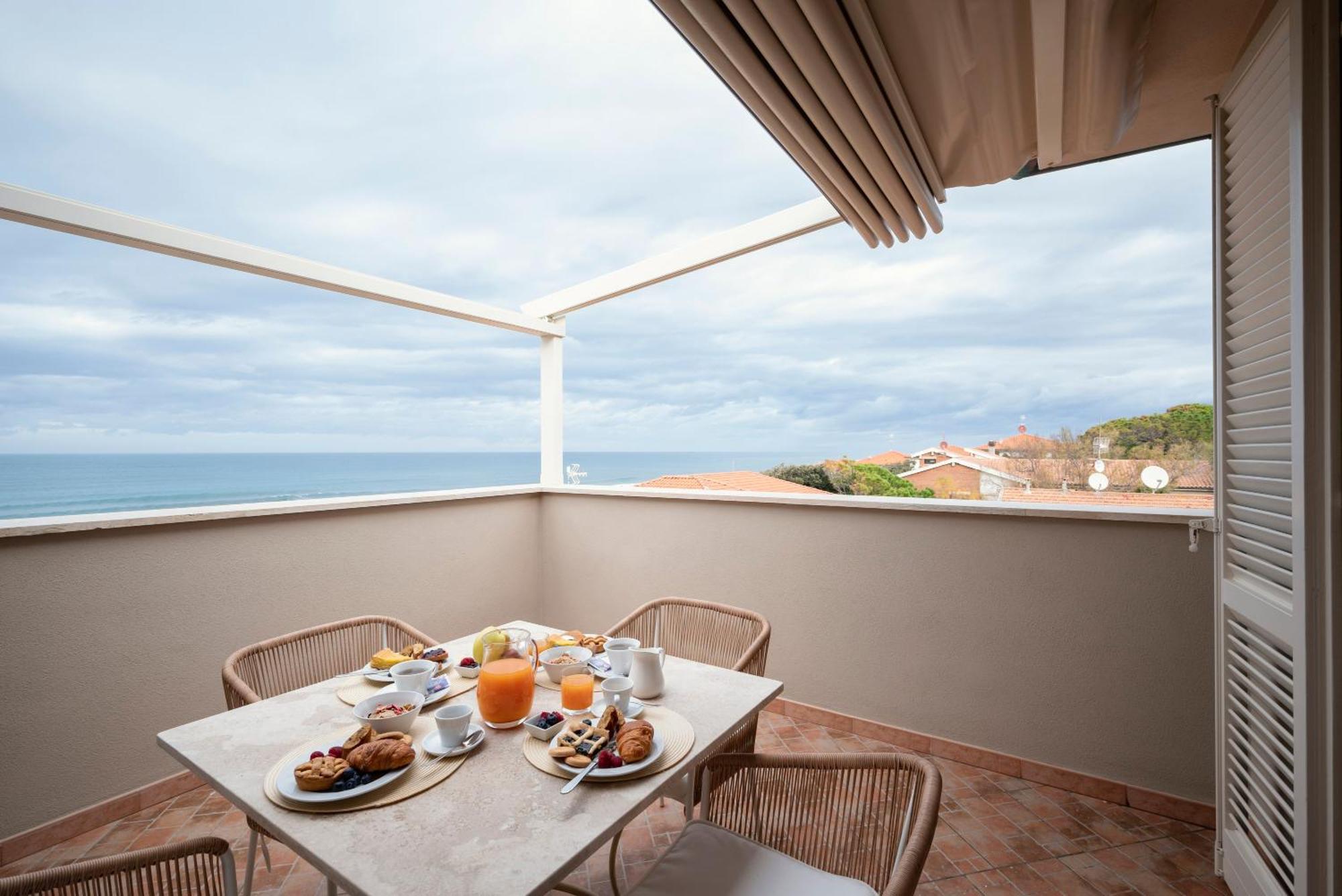 Zefiro Apartments San Vincenzo Luaran gambar