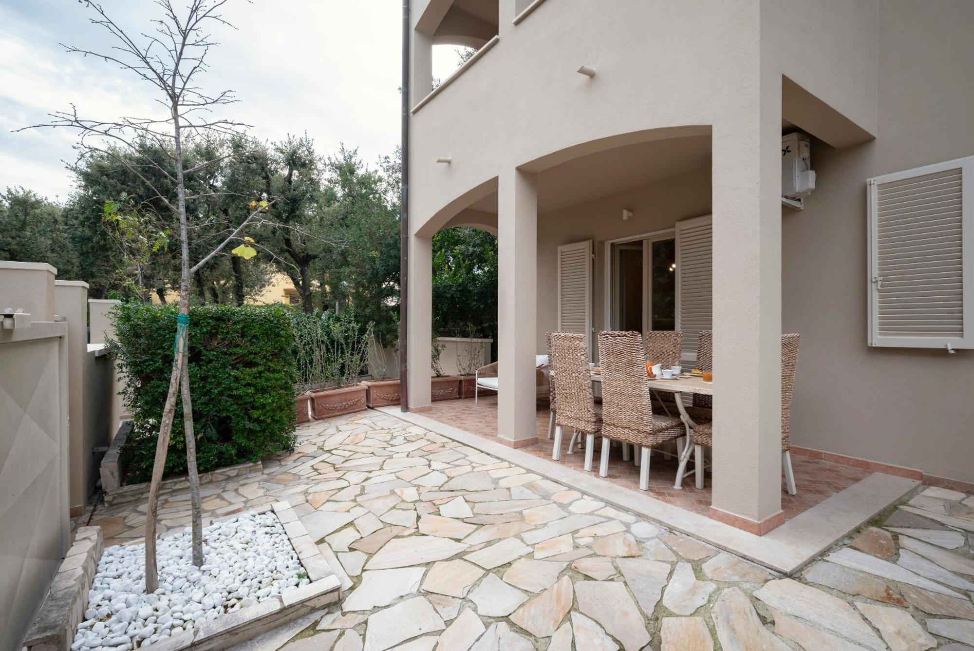 Zefiro Apartments San Vincenzo Luaran gambar