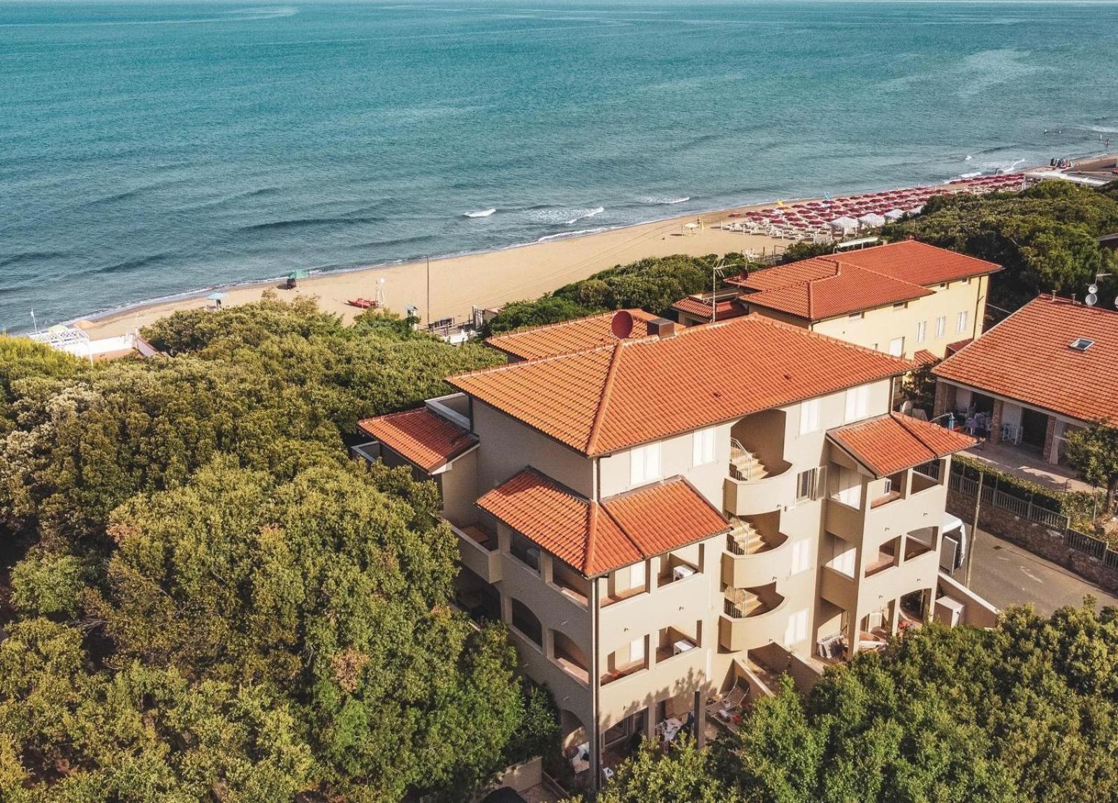 Zefiro Apartments San Vincenzo Luaran gambar